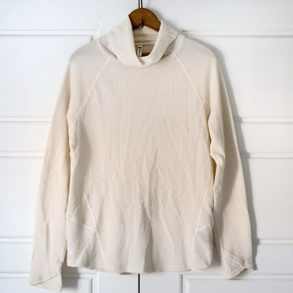 Kuhl Petra Turtleneck Sweater M Cream Thermal Base Layer Waffle Knit Ski Warm